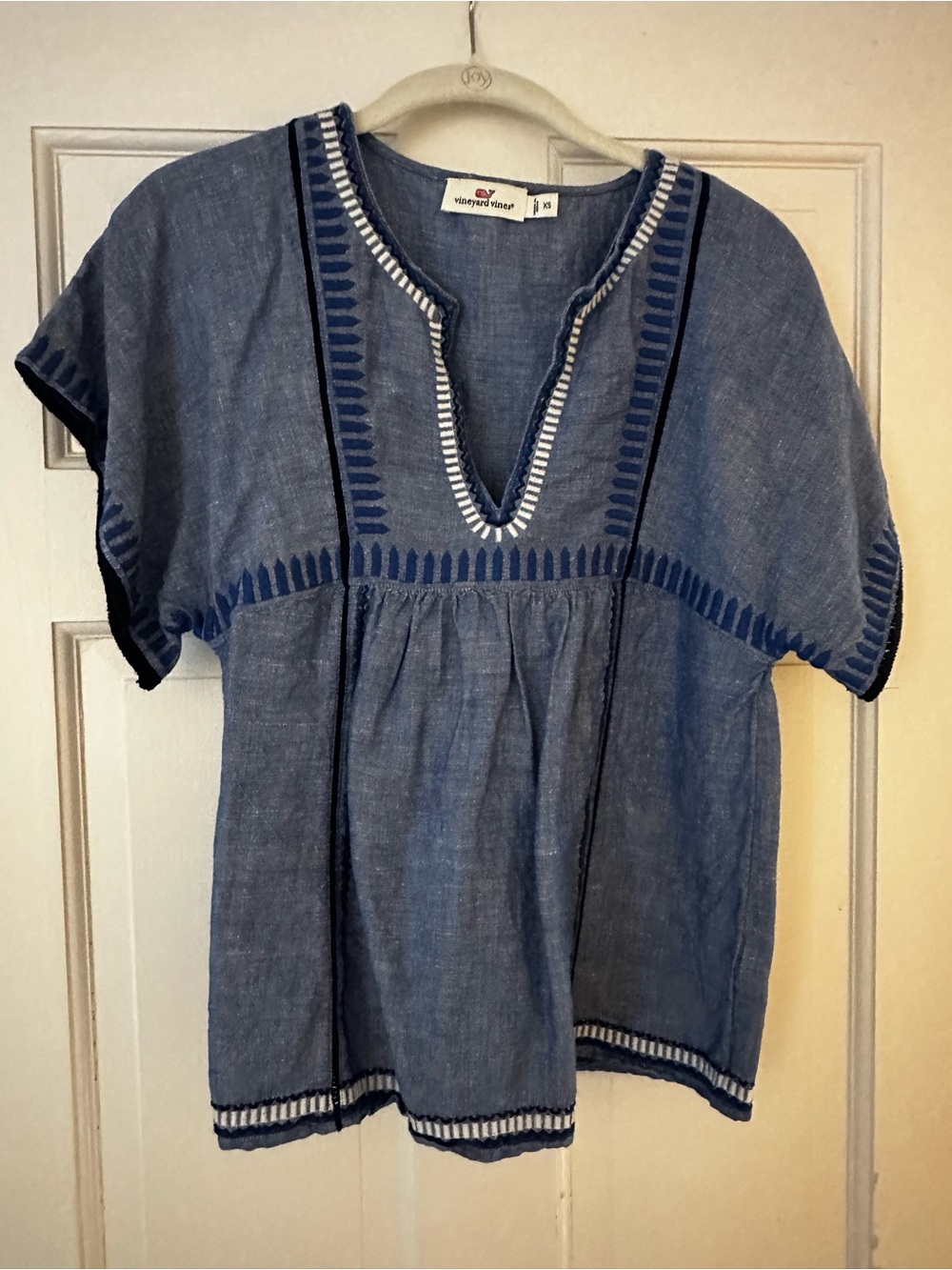 Vineyard fine V-neck women’s top